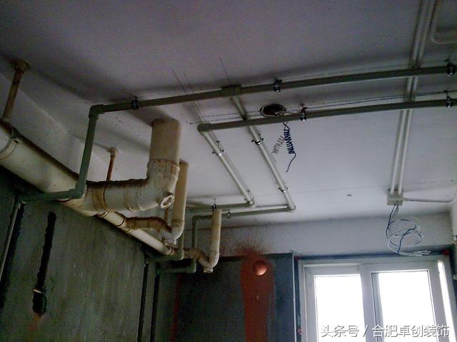 裝修水電管線到底是該走頂還是走地？